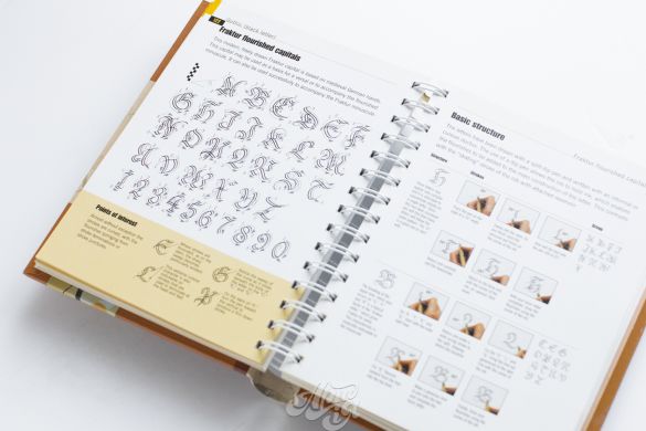 «The Calligrapher’s Bible: 100 Complete Alphabets and How to Draw Them», А5